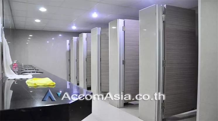 10  Office Space For Rent in Charoen Nakhon ,Bangkok BTS Krung Thon Buri at Thai Sri Tower AA13896